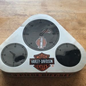 Harley Davidson Motorcycle Scarff beanie and gloves